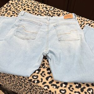 Levi’s Signature Women's Light Blue High-Rise Straight Leg Jeans